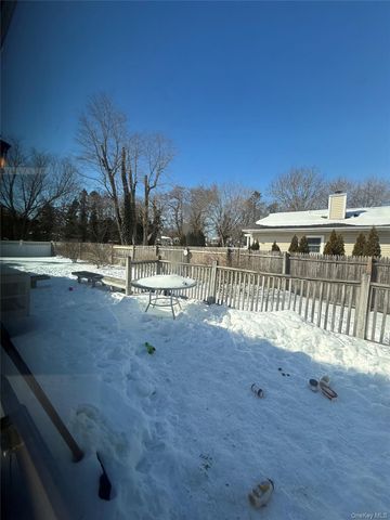 5 Julia Circle, East Setauket, NY 11733