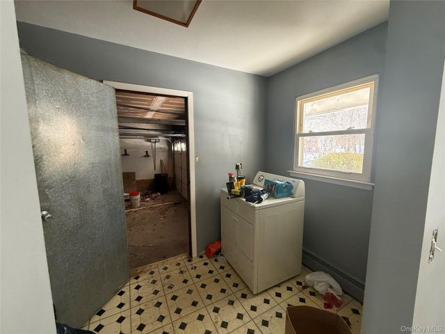 5 Julia Circle, East Setauket, NY 11733