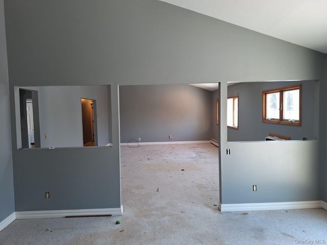 5 Julia Circle, East Setauket, NY 11733