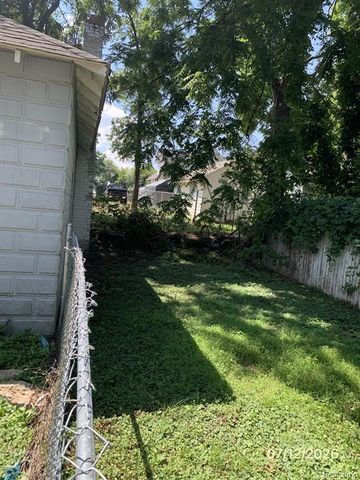 128 E Lakeview Avenue, Flint, MI 48503