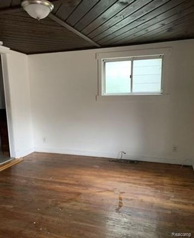 128 E Lakeview Avenue, Flint, MI 48503