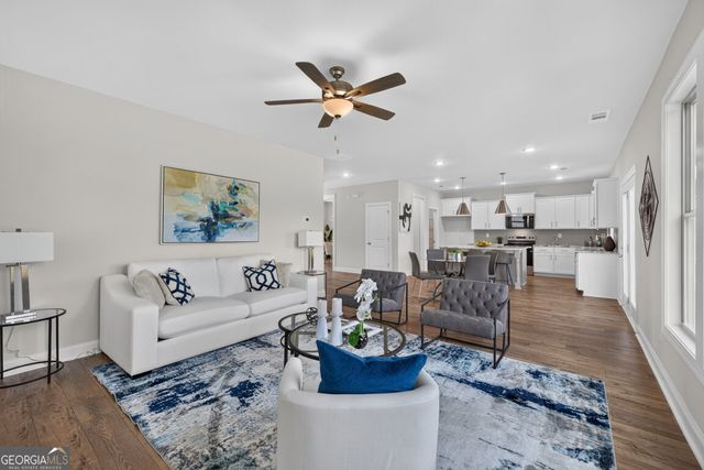 922 Homepark Circle, Buford, GA 30518