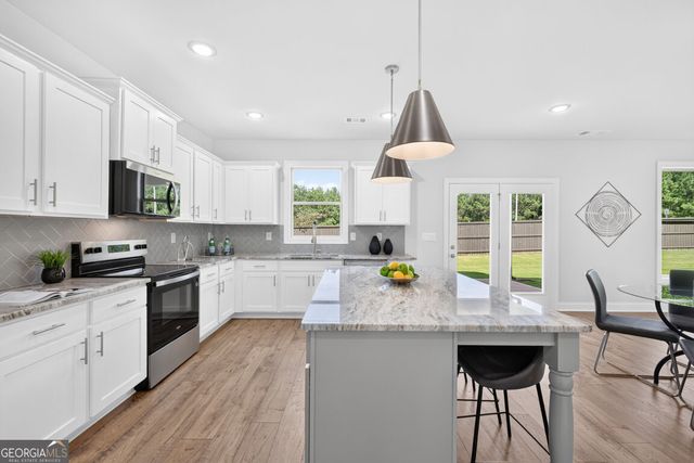 922 Homepark Circle, Buford, GA 30518