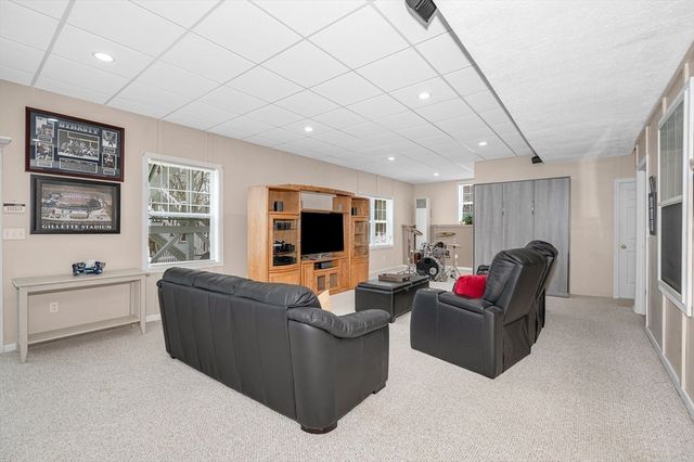 5 Patriot Way, Lowell, MA 01854