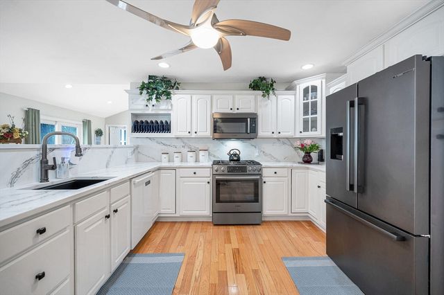 5 Patriot Way, Lowell, MA 01854