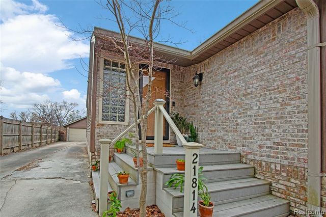 21814 Parker Street, Farmington Hills, MI 48336
