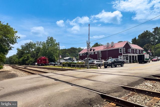 12365 HENDERSON RD, Clifton, VA 20124