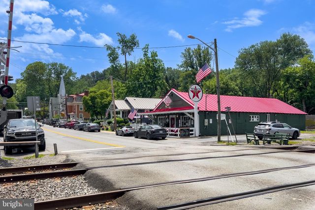 12365 HENDERSON RD, Clifton, VA 20124