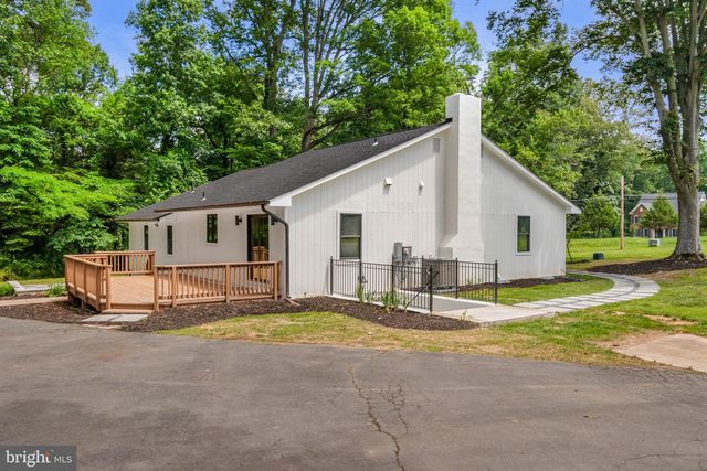 12365 HENDERSON RD, Clifton, VA 20124