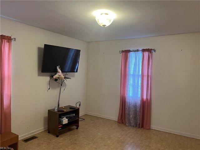 219 Cobb ST, Franklin, VA 23851