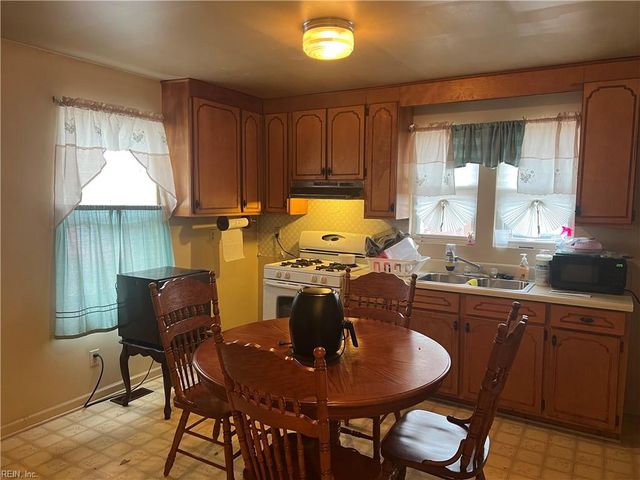 219 Cobb ST, Franklin, VA 23851