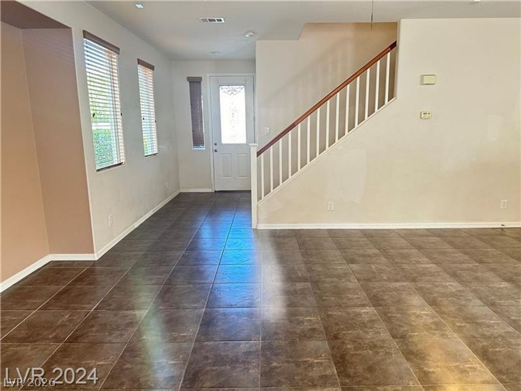545 NEWBERRY SPRINGS Drive, Las Vegas, NV 89148 — photo 2