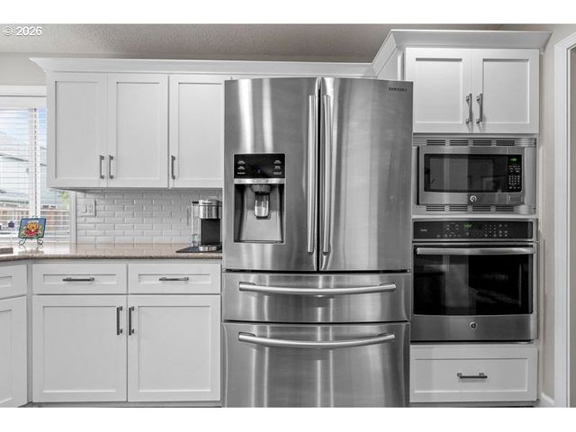 715 SHADOWWOOD Loop, Keizer, OR 97303