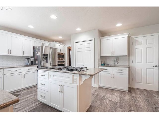 715 SHADOWWOOD Loop, Keizer, OR 97303