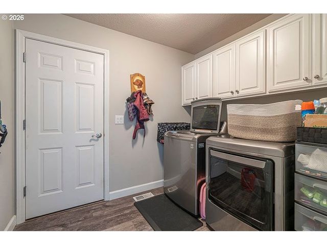 715 SHADOWWOOD Loop, Keizer, OR 97303