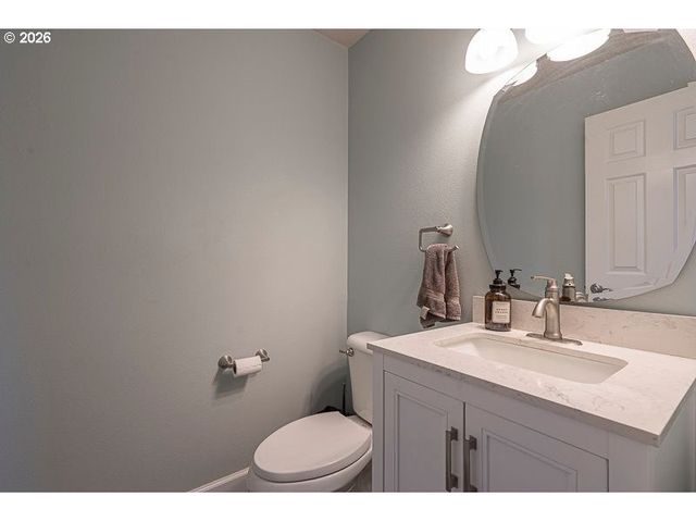 715 SHADOWWOOD Loop, Keizer, OR 97303