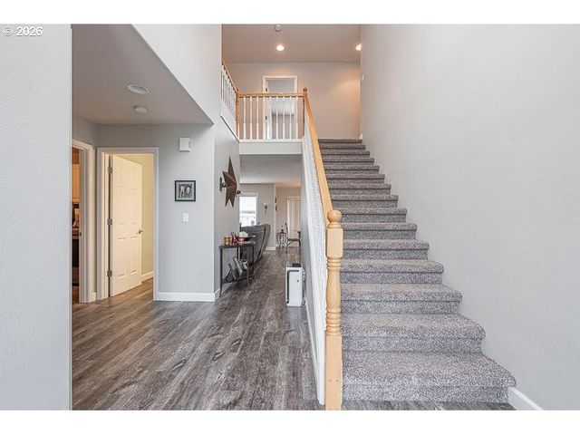 715 SHADOWWOOD Loop, Keizer, OR 97303