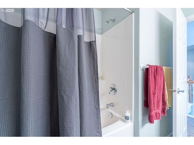 715 SHADOWWOOD Loop, Keizer, OR 97303