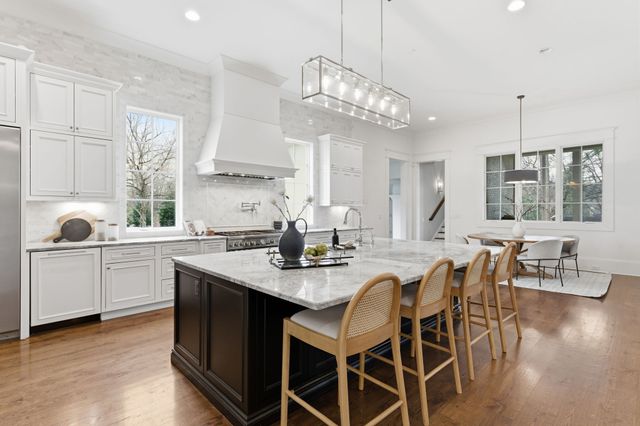 2803 Hemingway Dr, Nashville, TN 37215