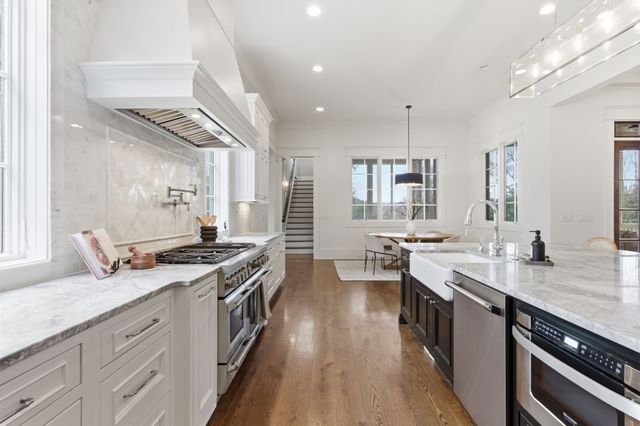 2803 Hemingway Dr, Nashville, TN 37215