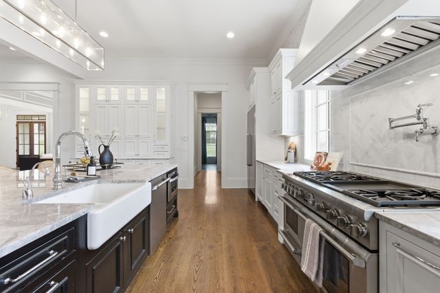 2803 Hemingway Dr, Nashville, TN 37215