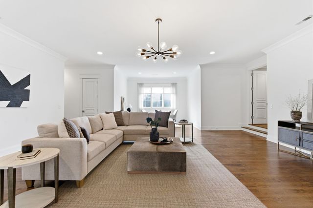 2803 Hemingway Dr, Nashville, TN 37215