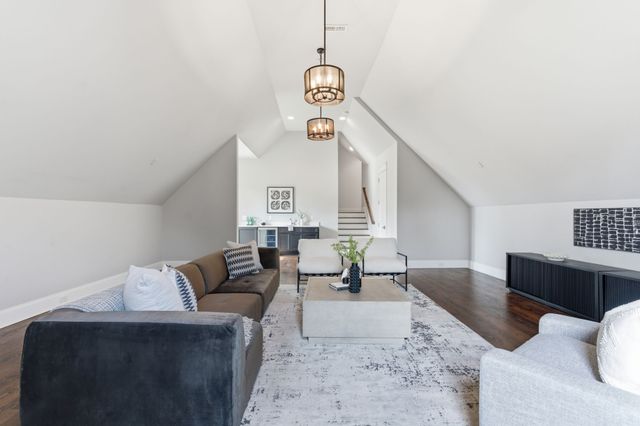 2803 Hemingway Dr, Nashville, TN 37215