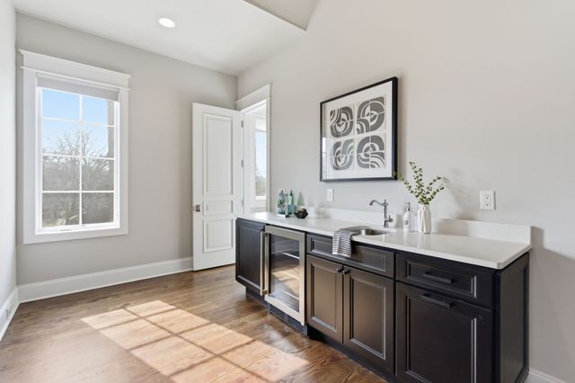 2803 Hemingway Dr, Nashville, TN 37215