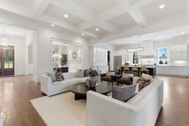 2803 Hemingway Dr, Nashville, TN 37215