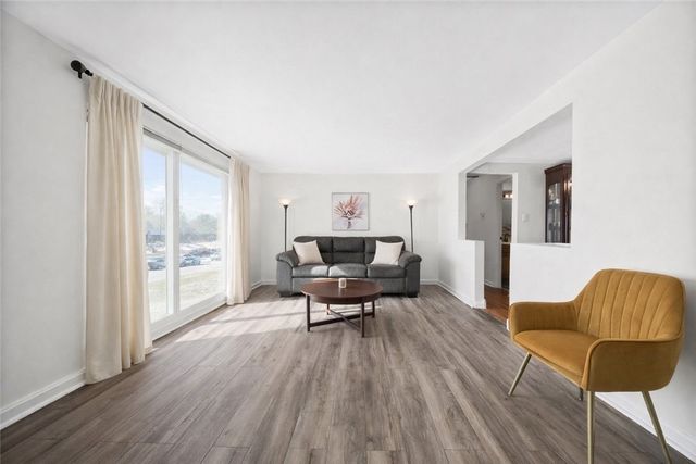 158 Bost Dr, West Mifflin, PA 15122