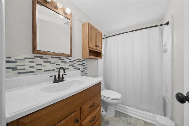 158 Bost Dr, West Mifflin, PA 15122