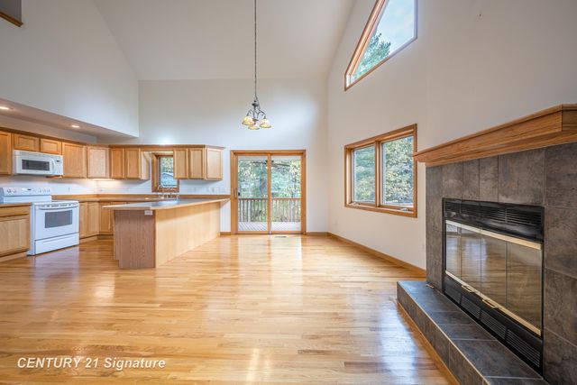 1724 Middle Point Drive, Alger, MI 48610