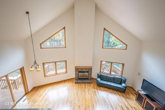 1724 Middle Point Drive, Alger, MI 48610