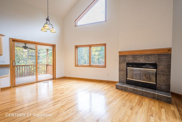 1724 Middle Point Drive, Alger, MI 48610
