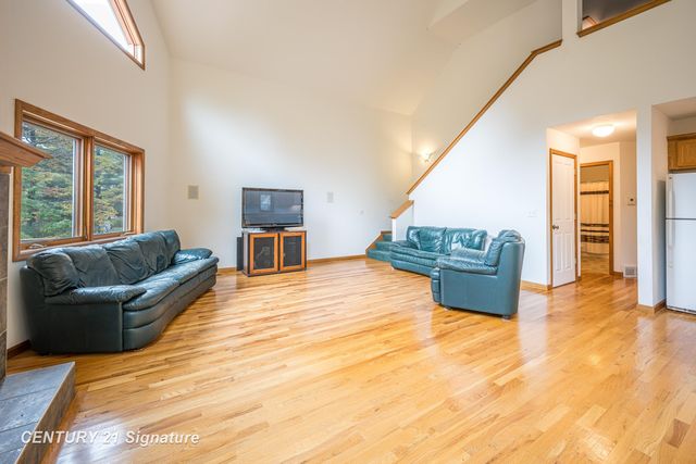 1724 Middle Point Drive, Alger, MI 48610