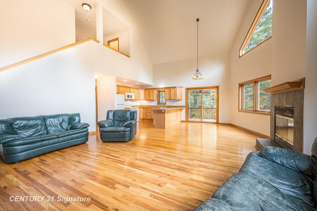 1724 Middle Point Drive, Alger, MI 48610