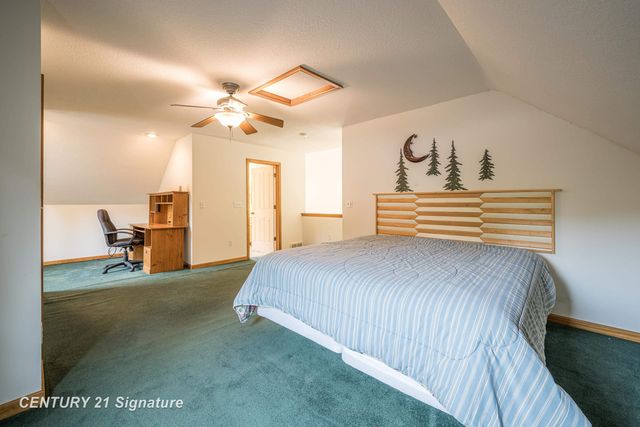 1724 Middle Point Drive, Alger, MI 48610