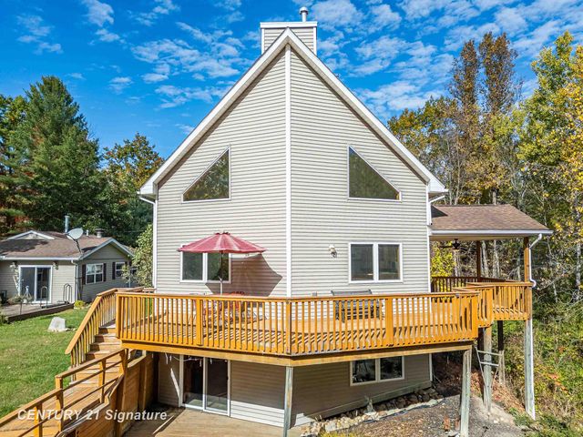 1724 Middle Point Drive, Alger, MI 48610