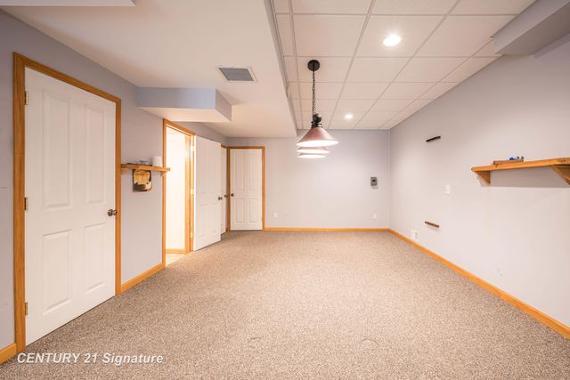 1724 Middle Point Drive, Alger, MI 48610