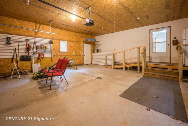 1724 Middle Point Drive, Alger, MI 48610