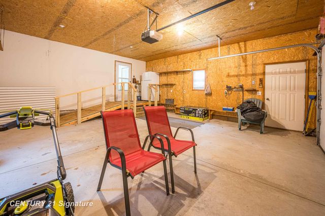 1724 Middle Point Drive, Alger, MI 48610