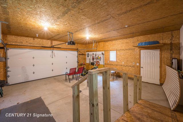 1724 Middle Point Drive, Alger, MI 48610