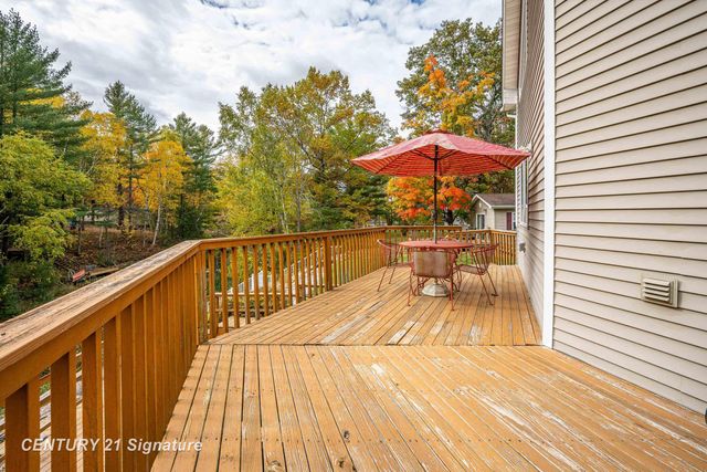 1724 Middle Point Drive, Alger, MI 48610