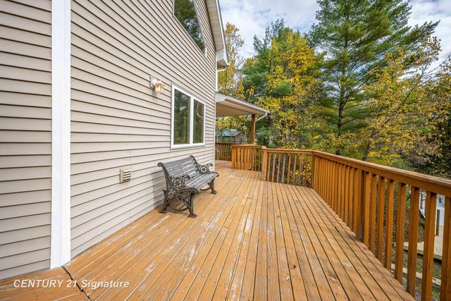 1724 Middle Point Drive, Alger, MI 48610