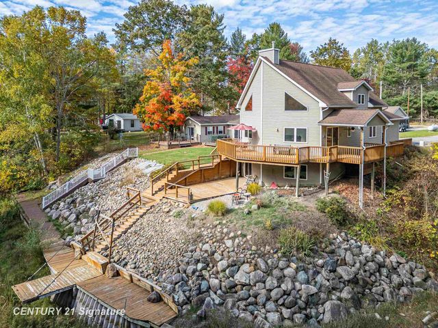 1724 Middle Point Drive, Alger, MI 48610