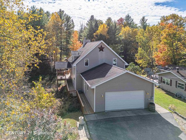 1724 Middle Point Drive, Alger, MI 48610
