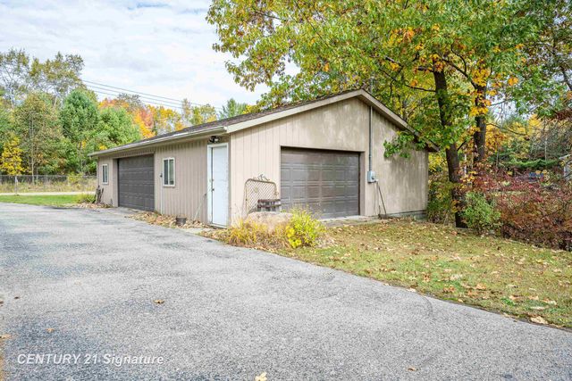 1724 Middle Point Drive, Alger, MI 48610