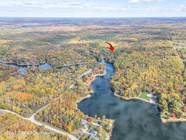 1724 Middle Point Drive, Alger, MI 48610