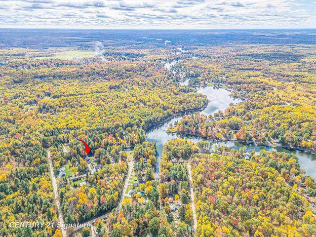 1724 Middle Point Drive, Alger, MI 48610