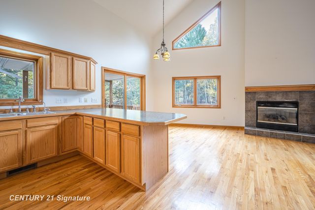 1724 Middle Point Drive, Alger, MI 48610